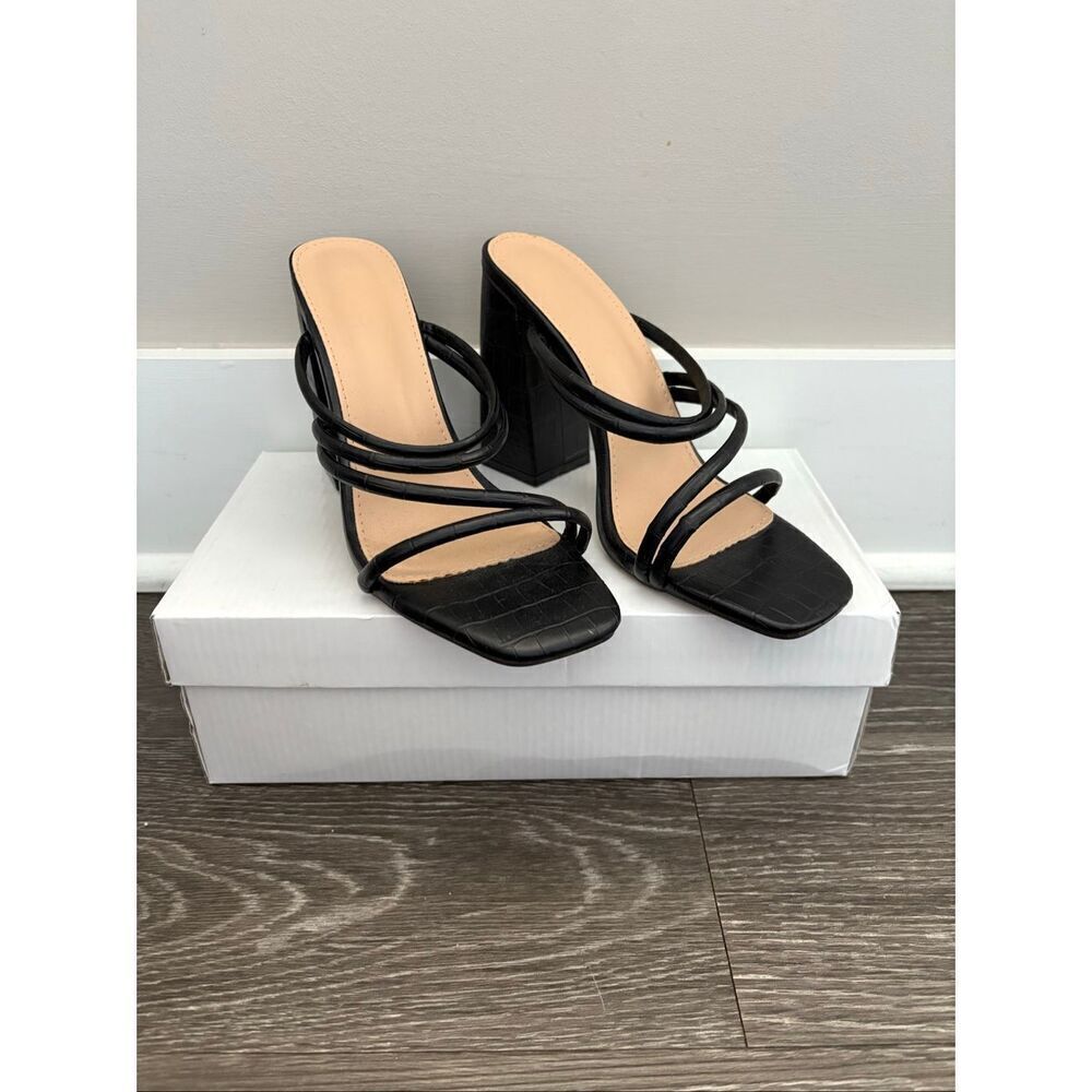 NIB Black Strappy 4.5” Heels Size 39 (8.5)